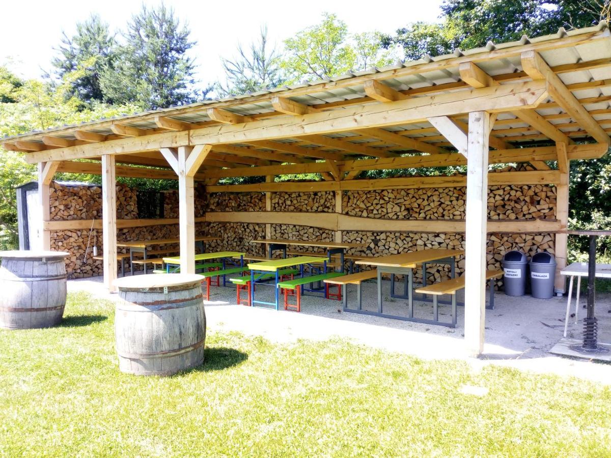 Hotel Camping @ Nogometni Golf Lublana Zewnętrze zdjęcie