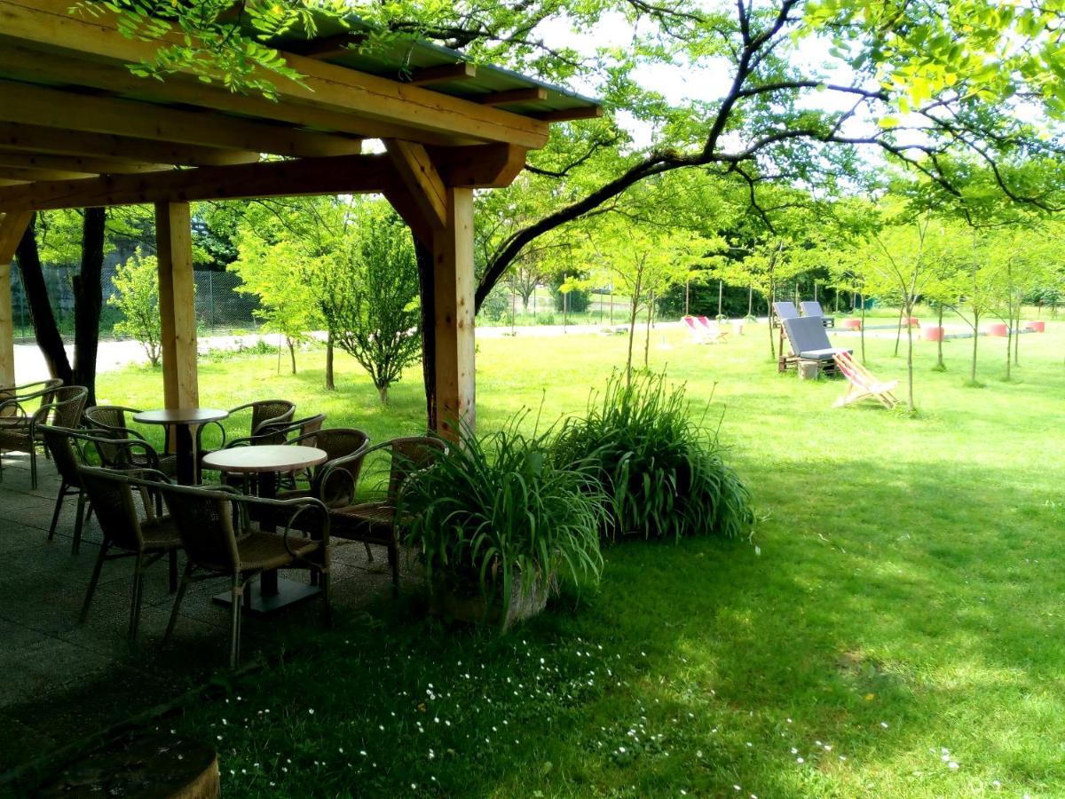 Hotel Camping @ Nogometni Golf Lublana Zewnętrze zdjęcie