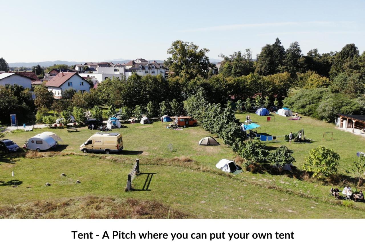 Hotel Camping @ Nogometni Golf Lublana Zewnętrze zdjęcie